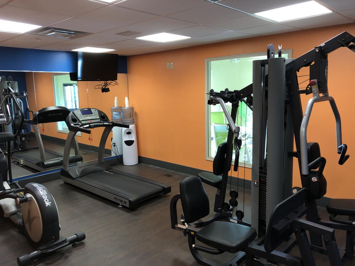 Countryview Inn & Suites Robinson 외부 사진