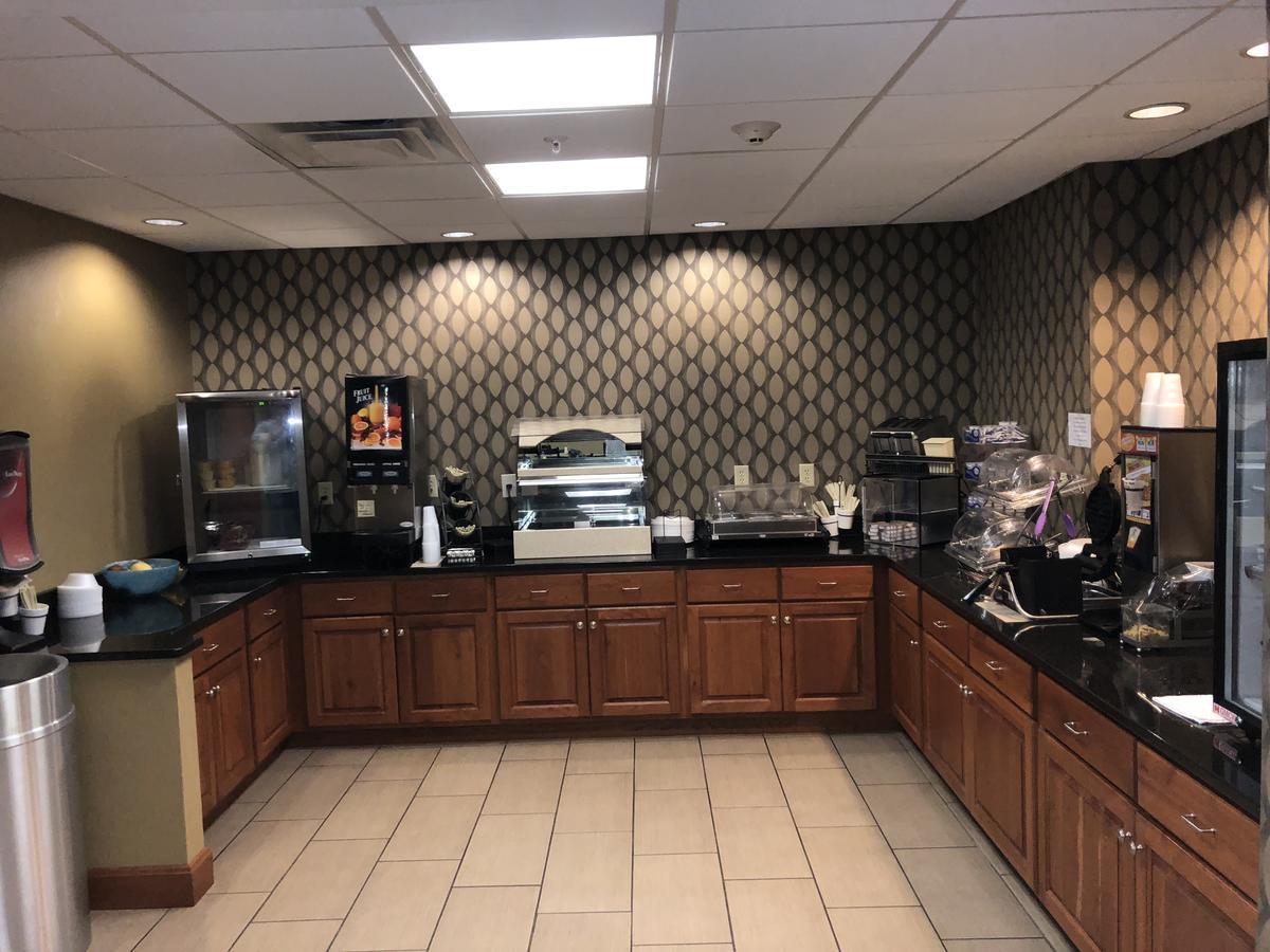 Countryview Inn & Suites Robinson 외부 사진