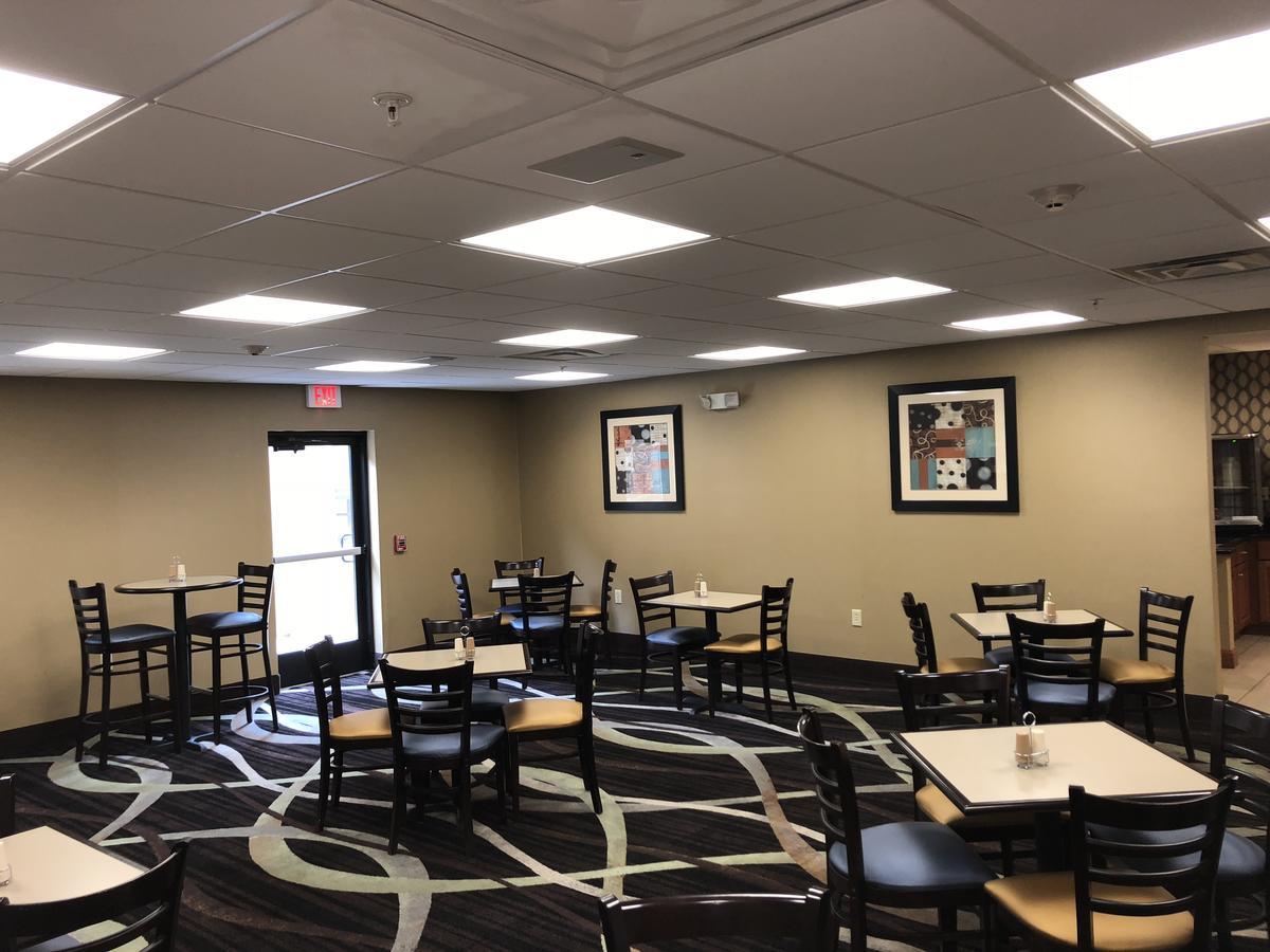 Countryview Inn & Suites Robinson 외부 사진