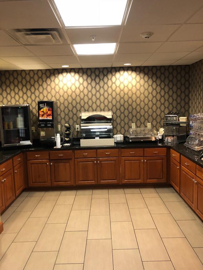 Countryview Inn & Suites Robinson 외부 사진