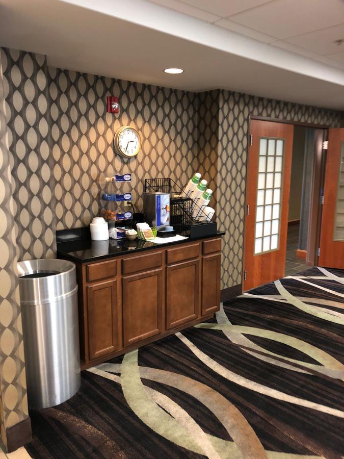 Countryview Inn & Suites Robinson 외부 사진